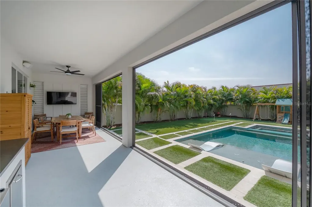 4114 W North A Street Tampa FL 33609