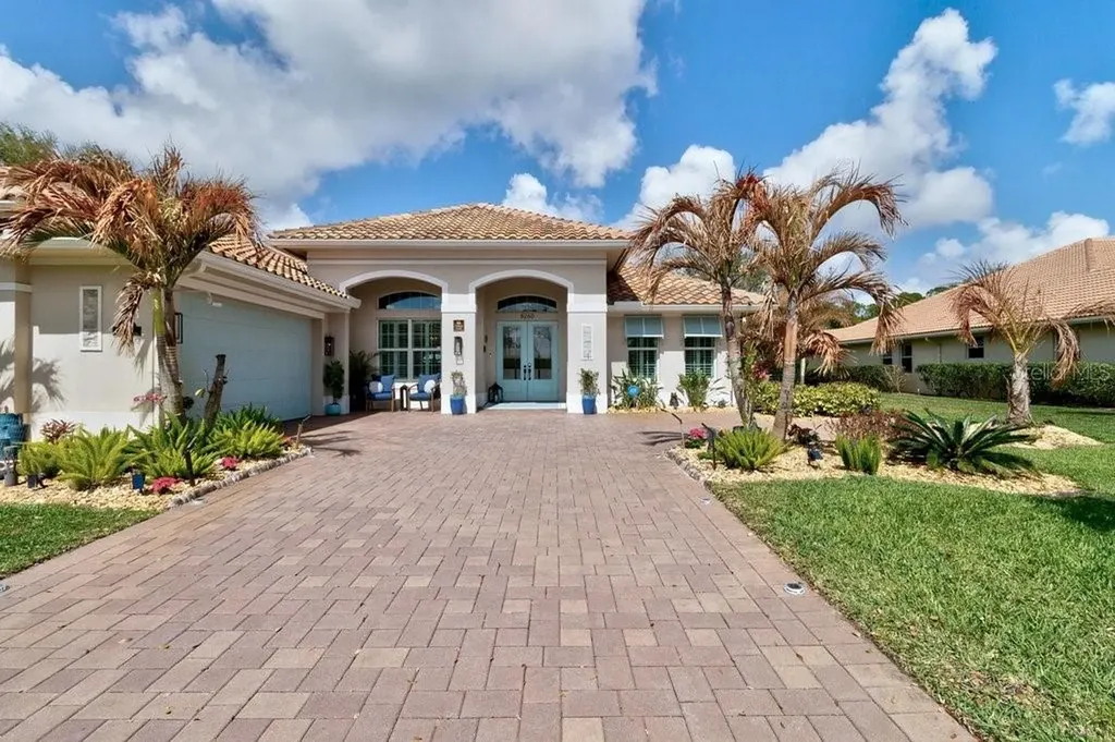 8260 Meredith Place Vero Beach FL 32968