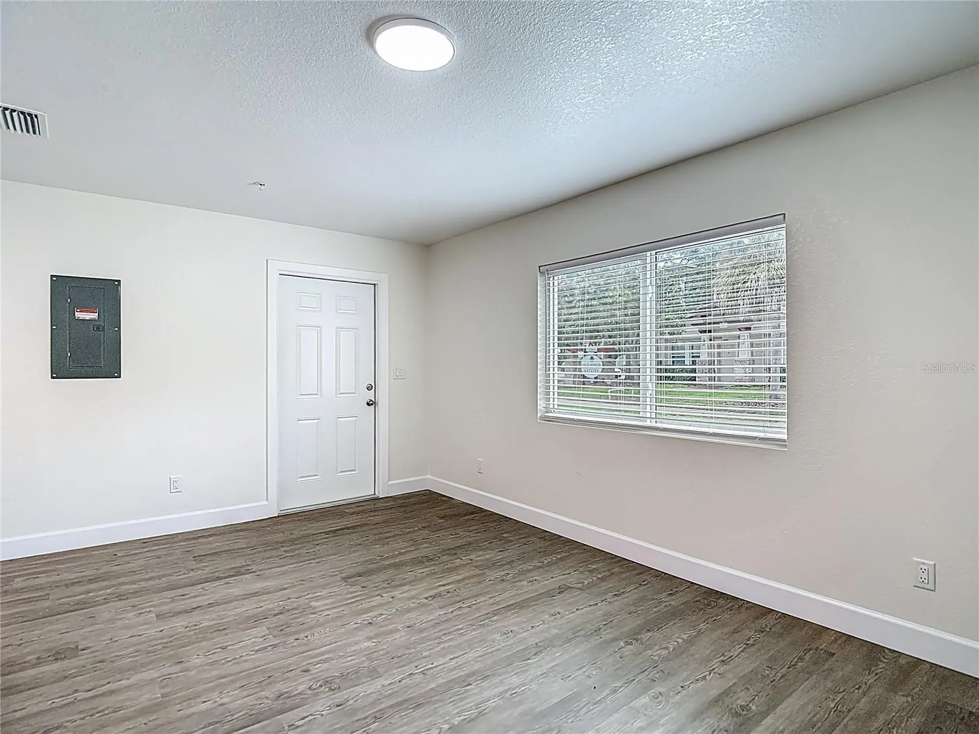 401 E Boyer Street Tarpon Springs FL 34689