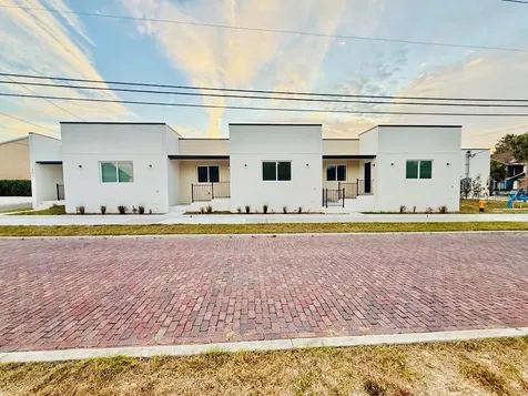 401 E Boyer Street Tarpon Springs FL 34689