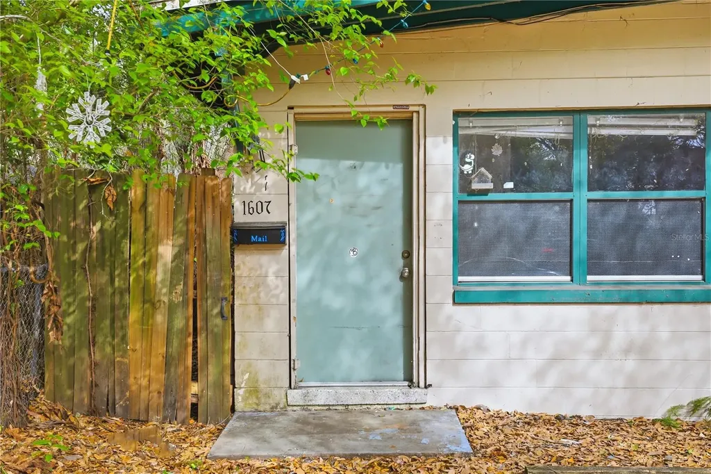 1605 Dauphin Lane Orlando FL 32803