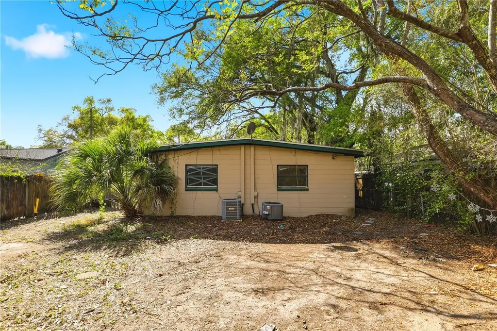 1605 Dauphin Lane Orlando FL 32803