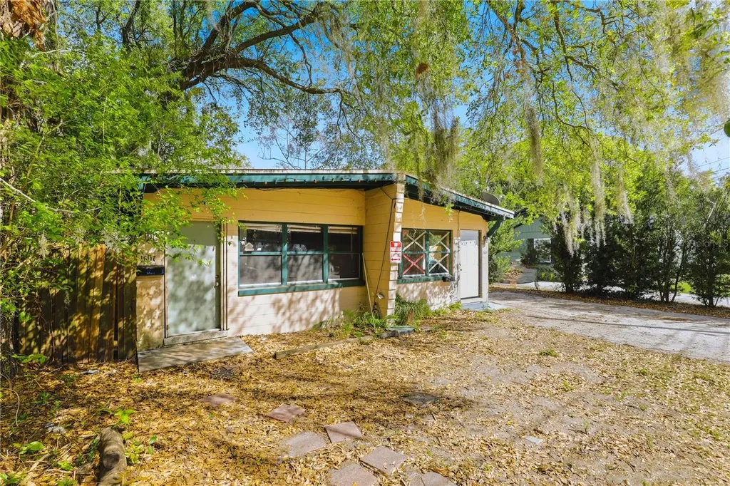 1605 Dauphin Lane Orlando FL 32803
