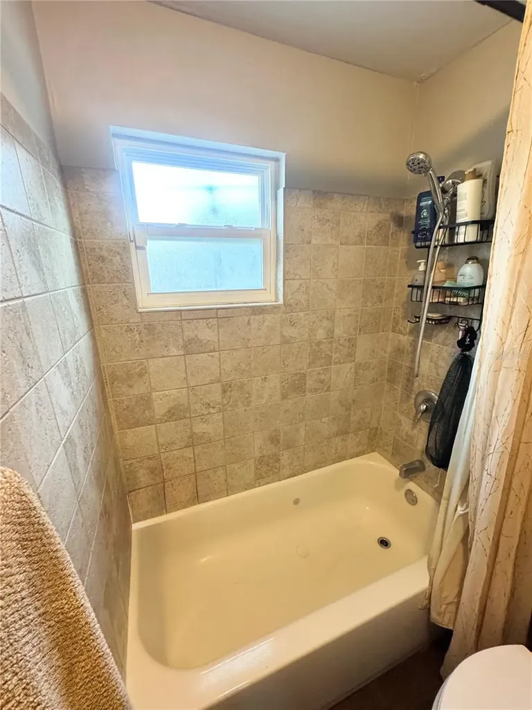 831 Naples Drive Orlando FL 32804