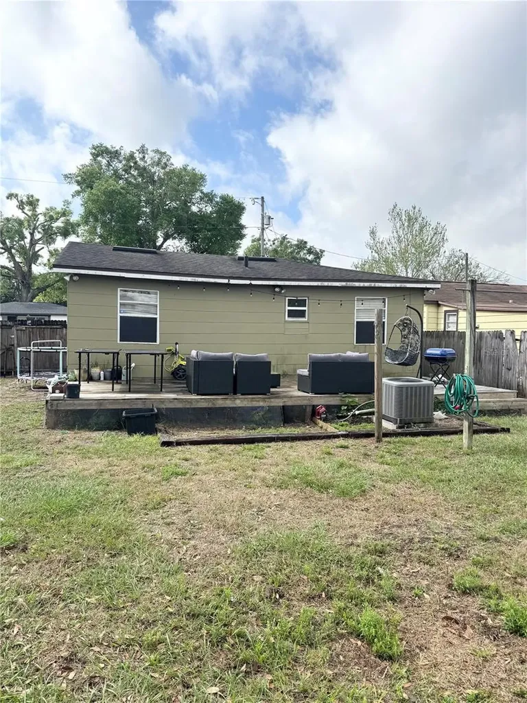 831 Naples Drive Orlando FL 32804