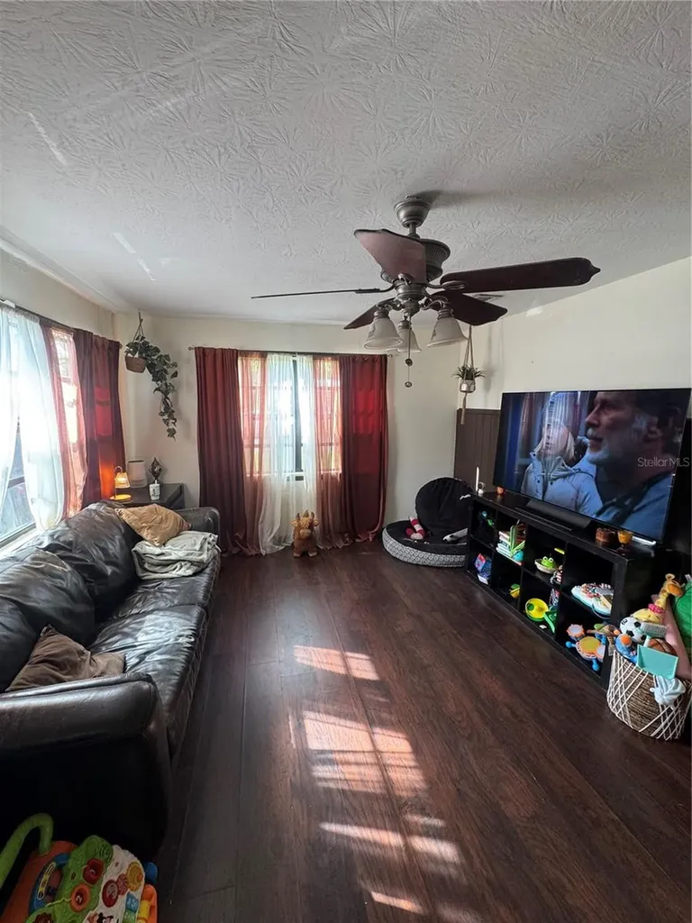 831 Naples Drive Orlando FL 32804