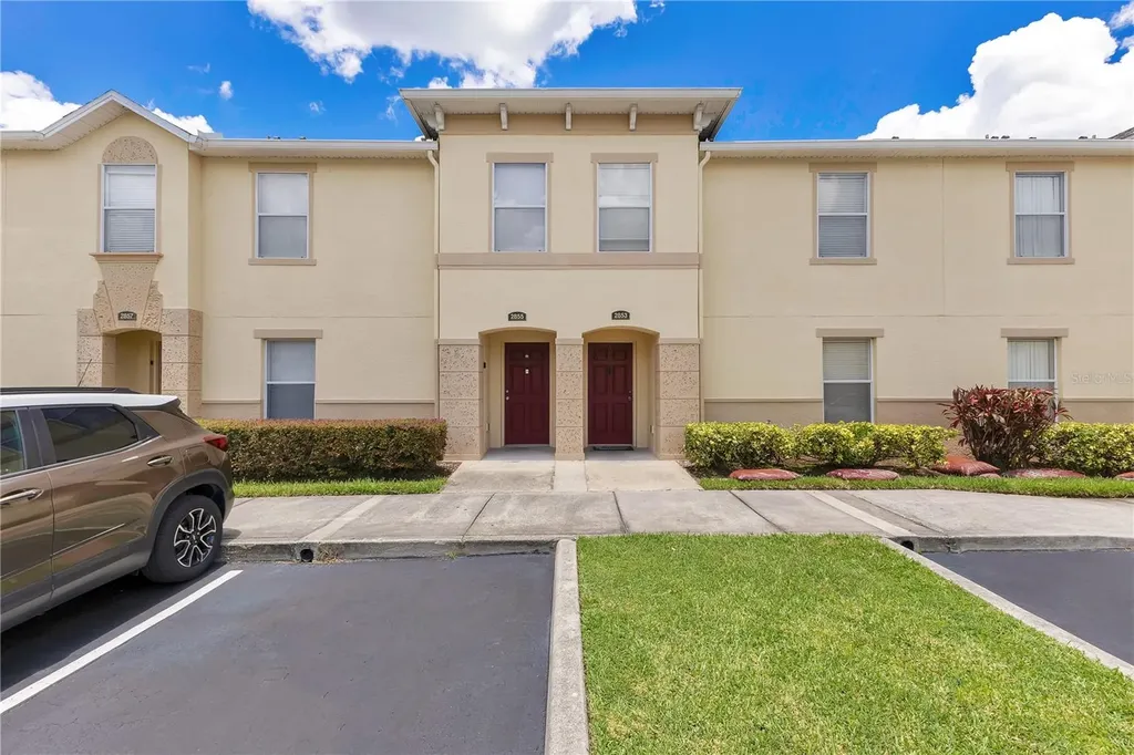 2855 Club Cortile Circle Kissimmee FL 34746