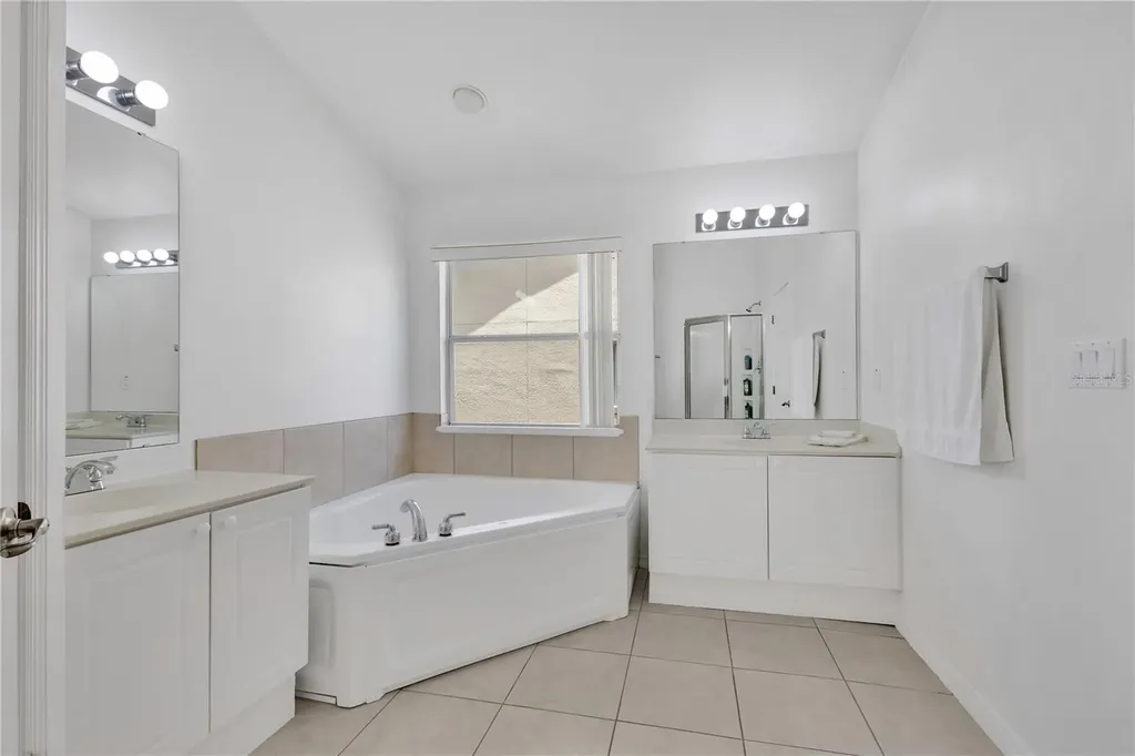 2855 Club Cortile Circle Kissimmee FL 34746