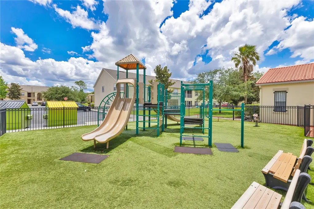 2855 Club Cortile Circle Kissimmee FL 34746