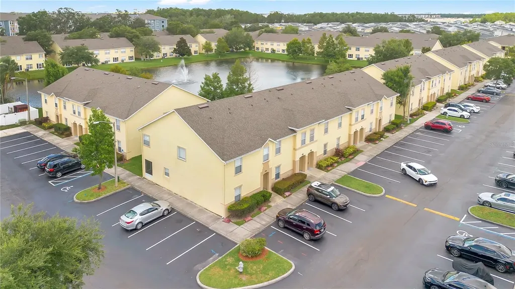 2855 Club Cortile Circle Kissimmee FL 34746