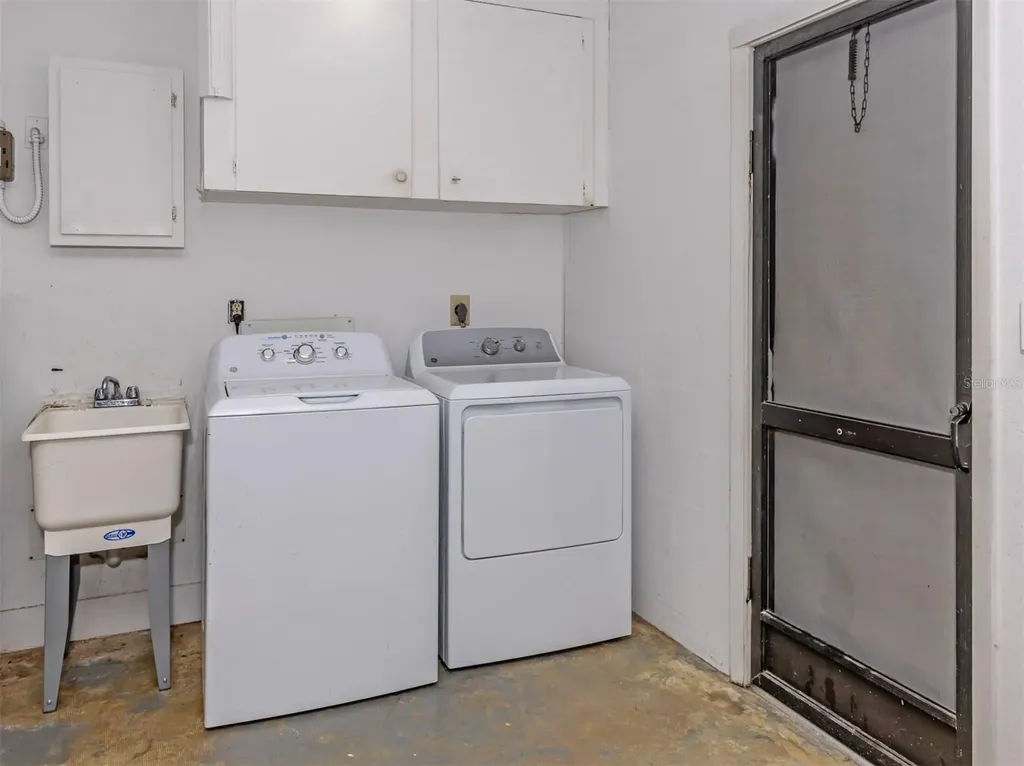 1053 Derian Place Nokomis FL 34275