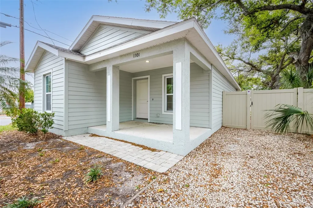 1101 2nd Street W Bradenton FL 34205