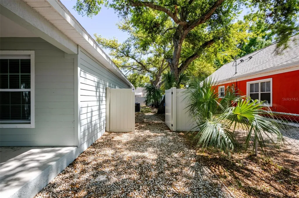 1101 2nd Street W Bradenton FL 34205
