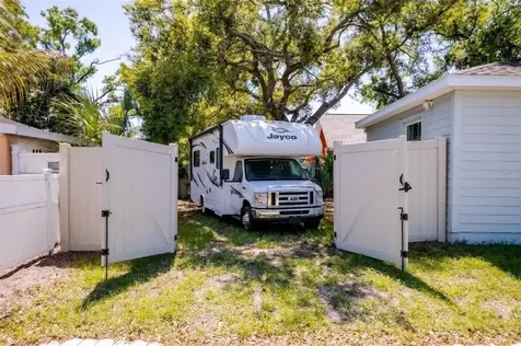 1101 2nd Street W Bradenton FL 34205