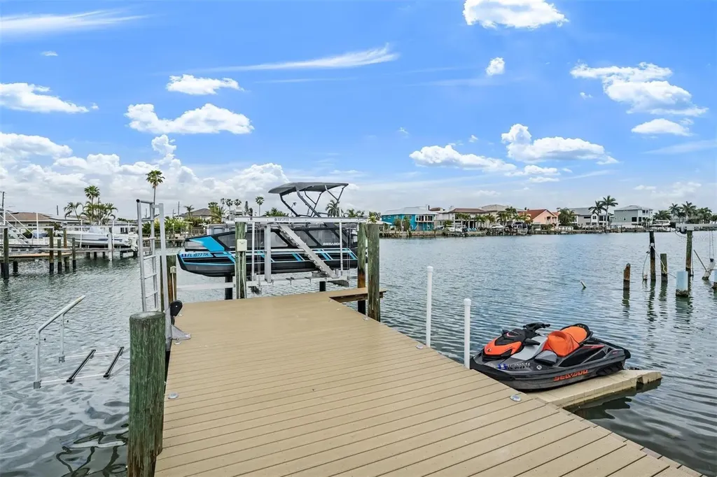11425 5th Street E Treasure Island FL 33706