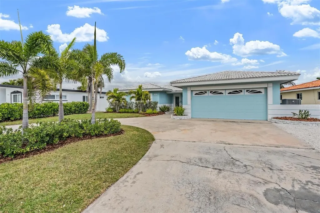 11425 5th Street E Treasure Island FL 33706