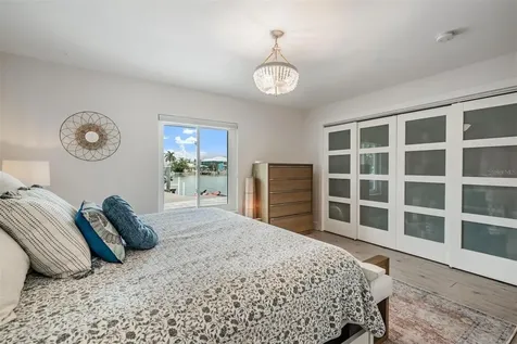 11425 5th Street E Treasure Island FL 33706