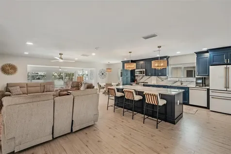 11425 5th Street E Treasure Island FL 33706