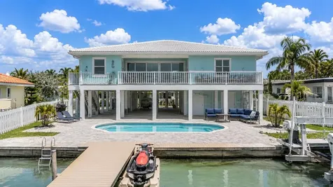 11425 5th Street E Treasure Island FL 33706