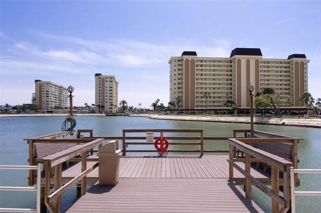 4725 Cove Circle St Petersburg FL 33708