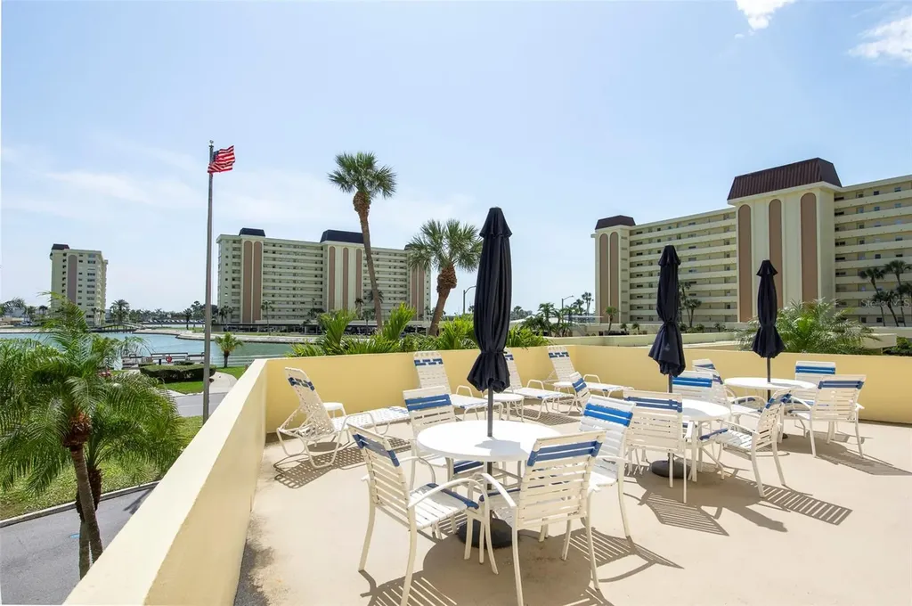 4725 Cove Circle St Petersburg FL 33708