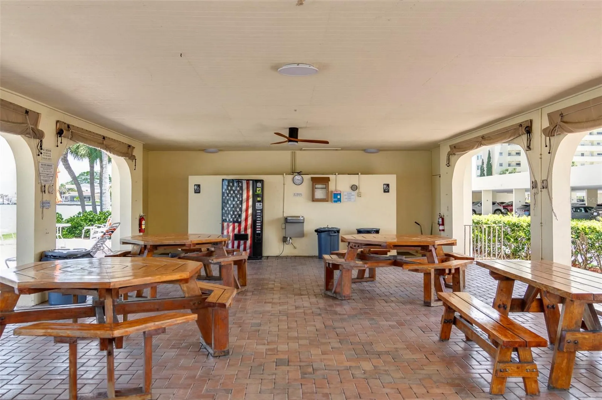 4725 Cove Circle St Petersburg FL 33708