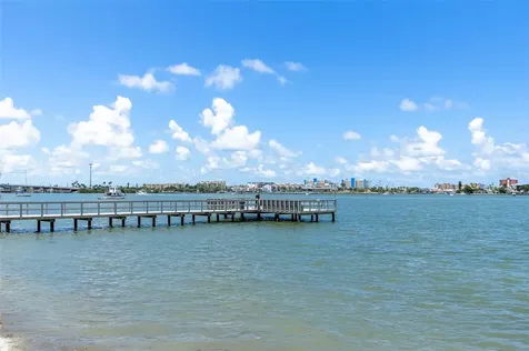 4725 Cove Circle St Petersburg FL 33708