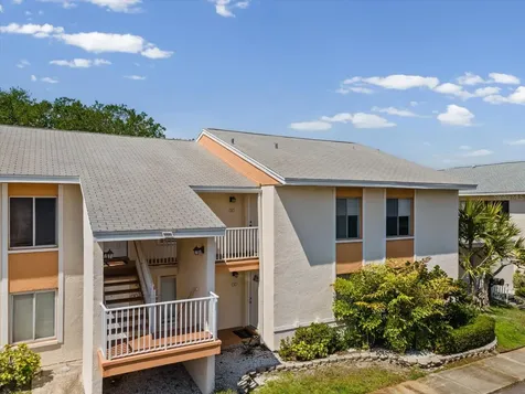 9940 7th Way N St Petersburg FL 33702