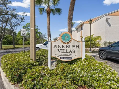 9940 7th Way N St Petersburg FL 33702