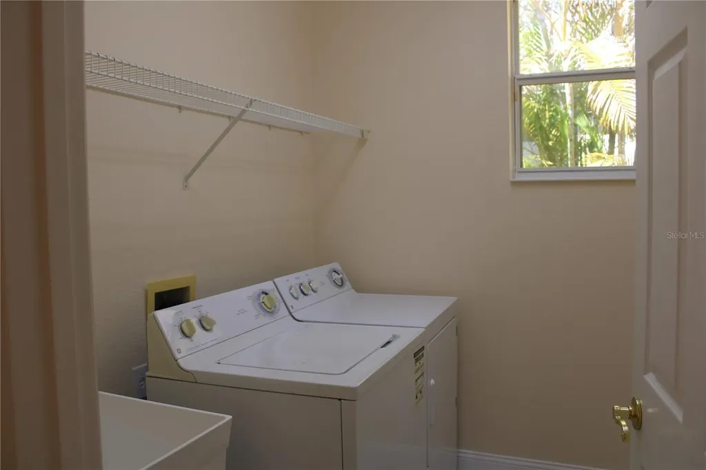 7803 33rd Street E Sarasota FL 34243