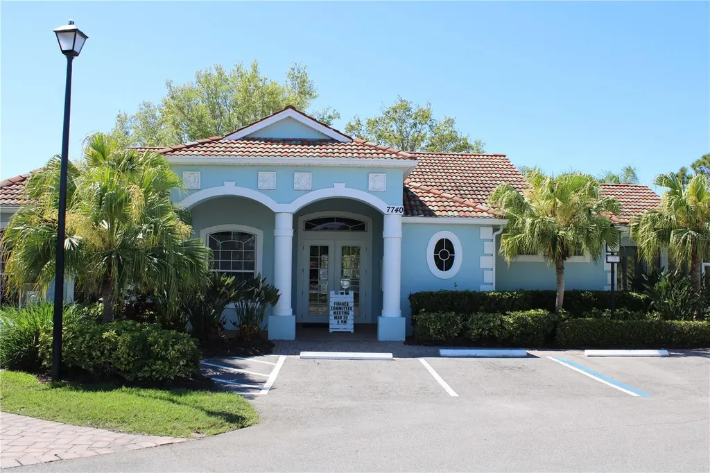 7803 33rd Street E Sarasota FL 34243