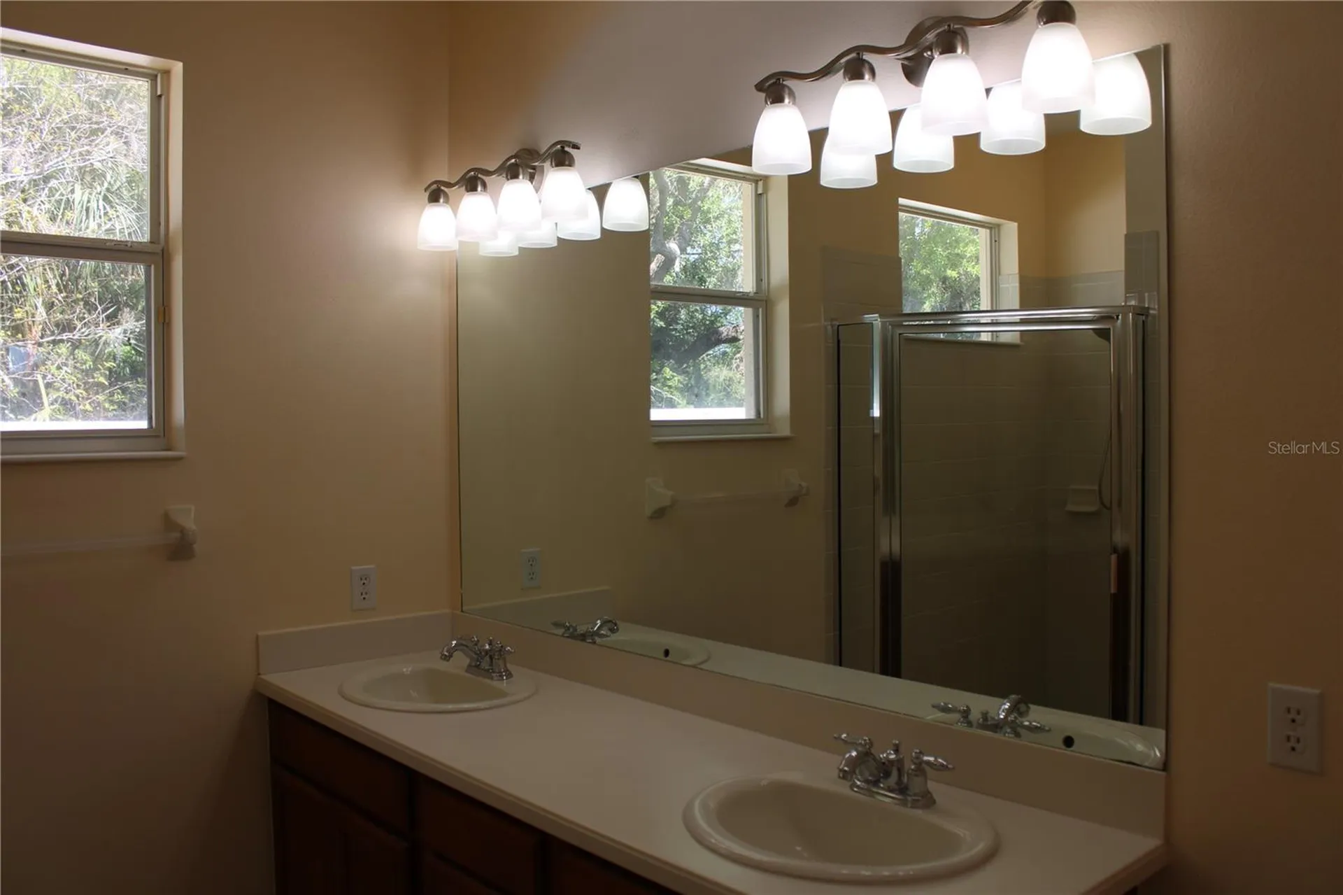 7803 33rd Street E Sarasota FL 34243