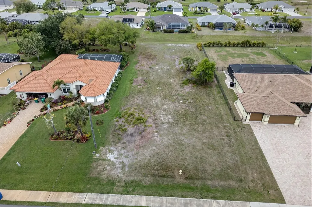 211 Rotonda Boulevard N Rotonda West FL 33947