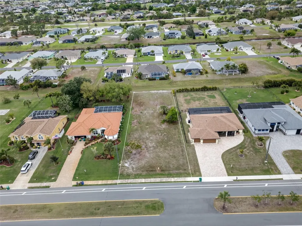 211 Rotonda Boulevard N Rotonda West FL 33947