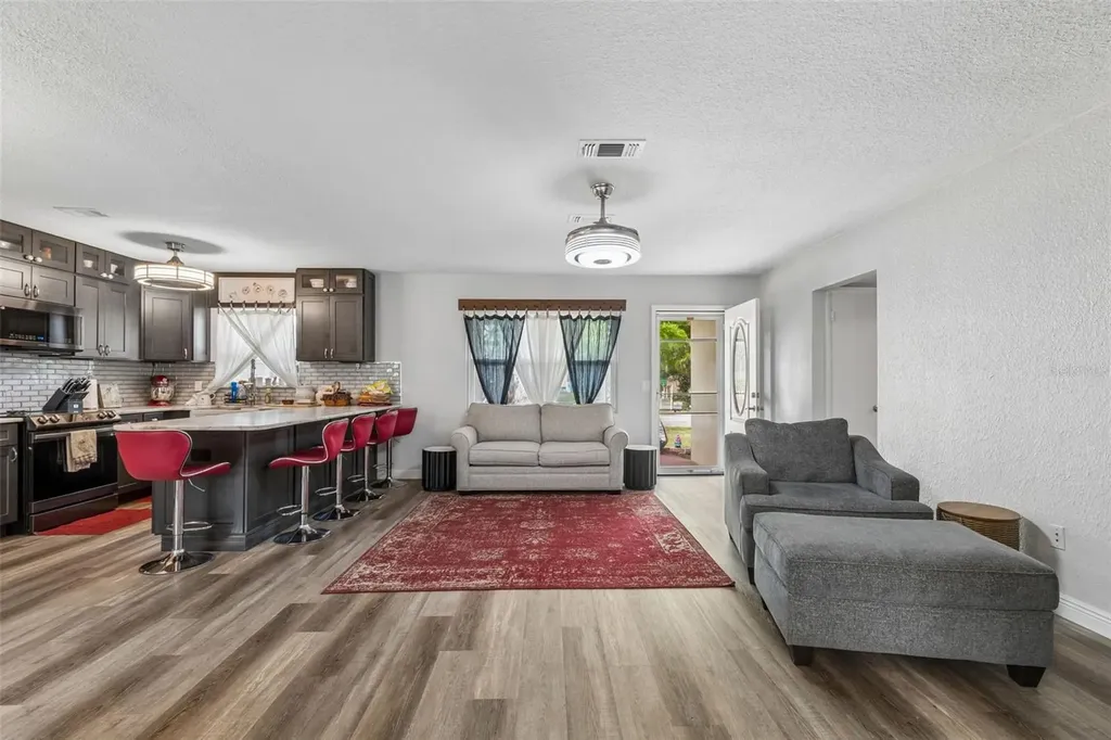 1409 Nelson Avenue Clearwater FL 33755