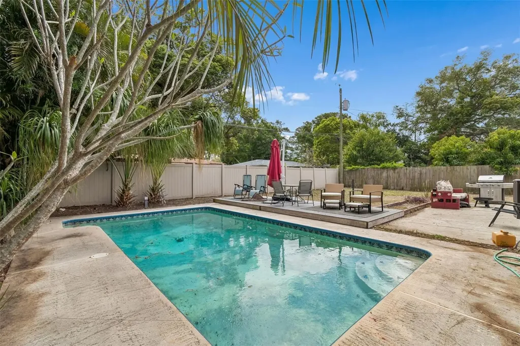1409 Nelson Avenue Clearwater FL 33755