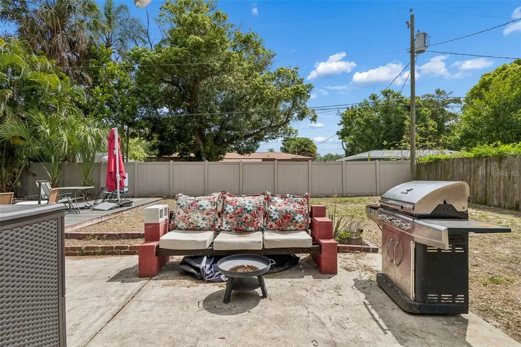 1409 Nelson Avenue Clearwater FL 33755