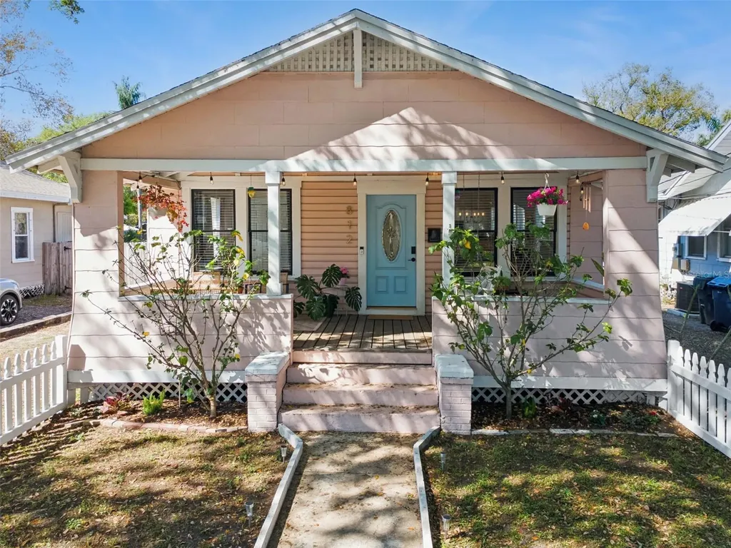 812 E Paris Street Tampa FL 33604