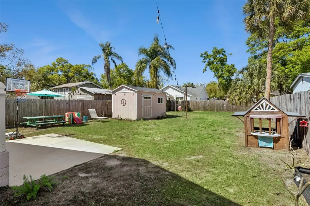 812 E Paris Street Tampa FL 33604