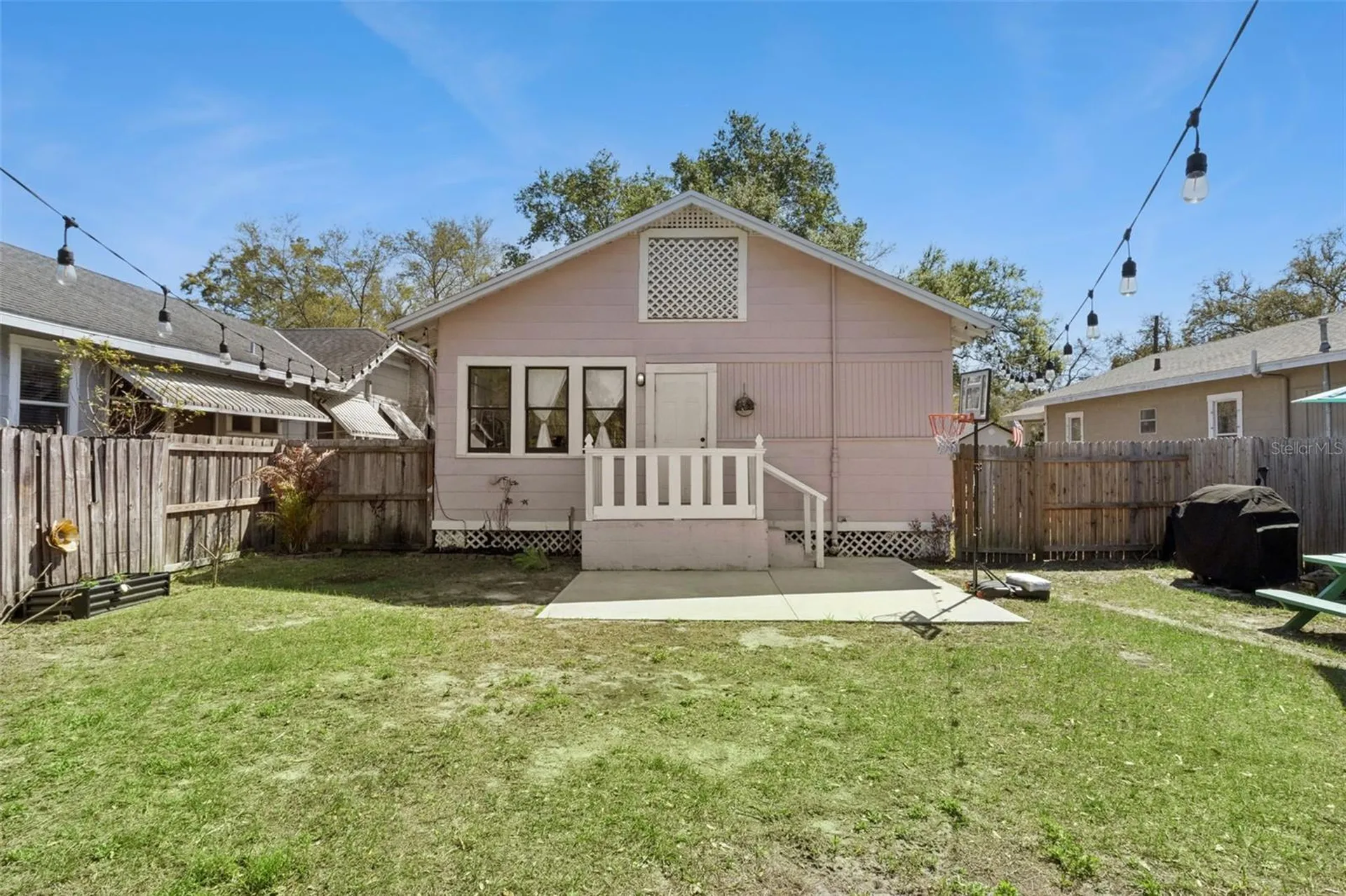 812 E Paris Street Tampa FL 33604