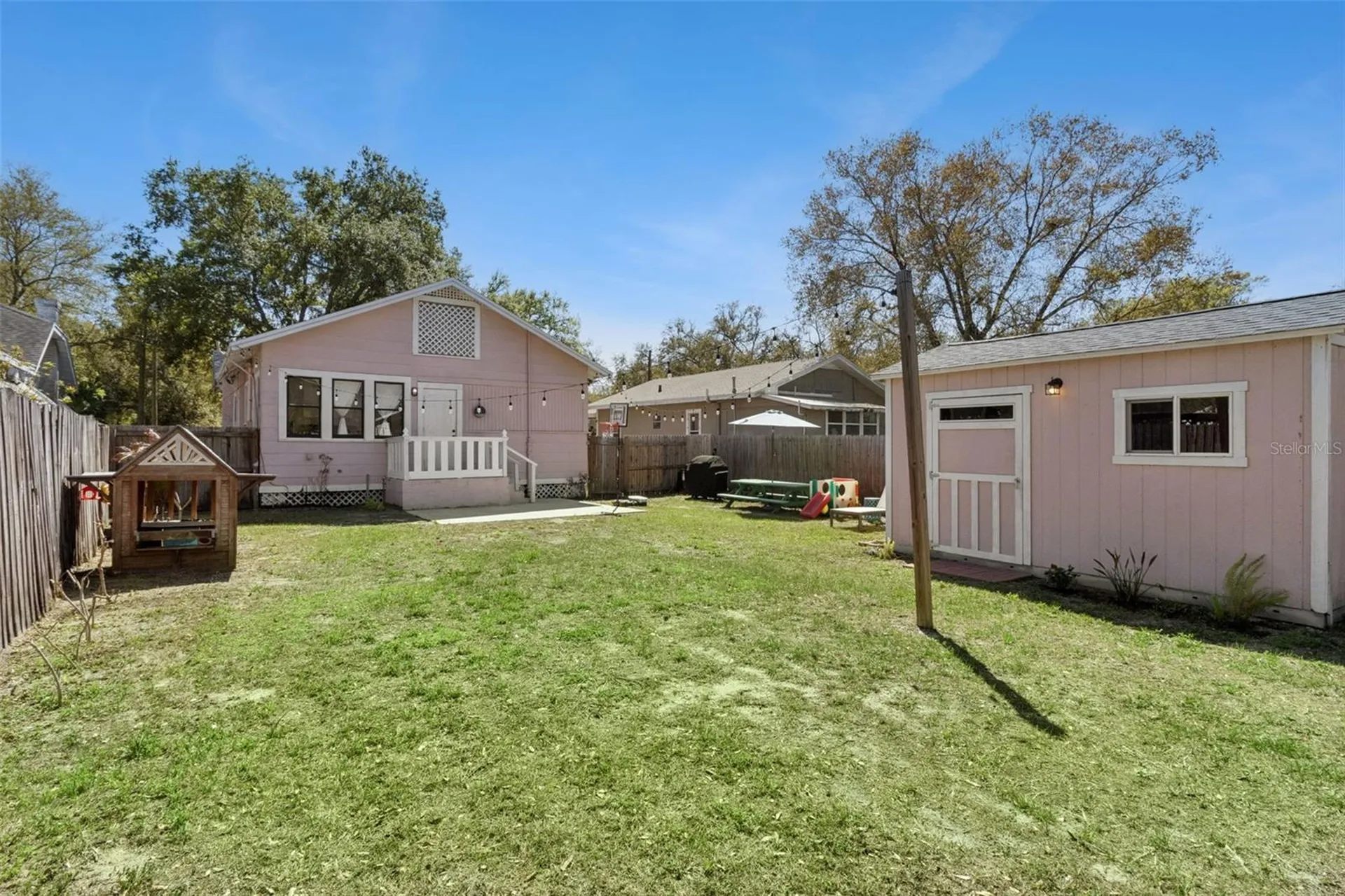 812 E Paris Street Tampa FL 33604