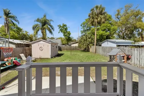 812 E Paris Street Tampa FL 33604
