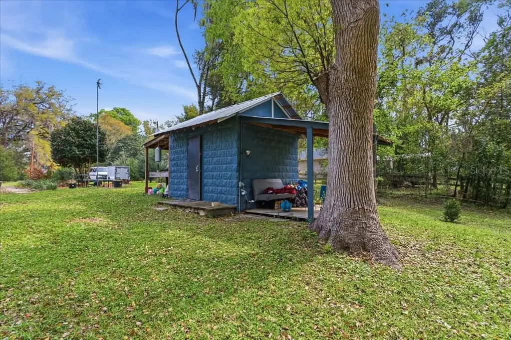 18708 NW 242nd Street High Springs FL 32643