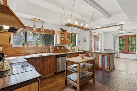 18708 NW 242nd Street High Springs FL 32643