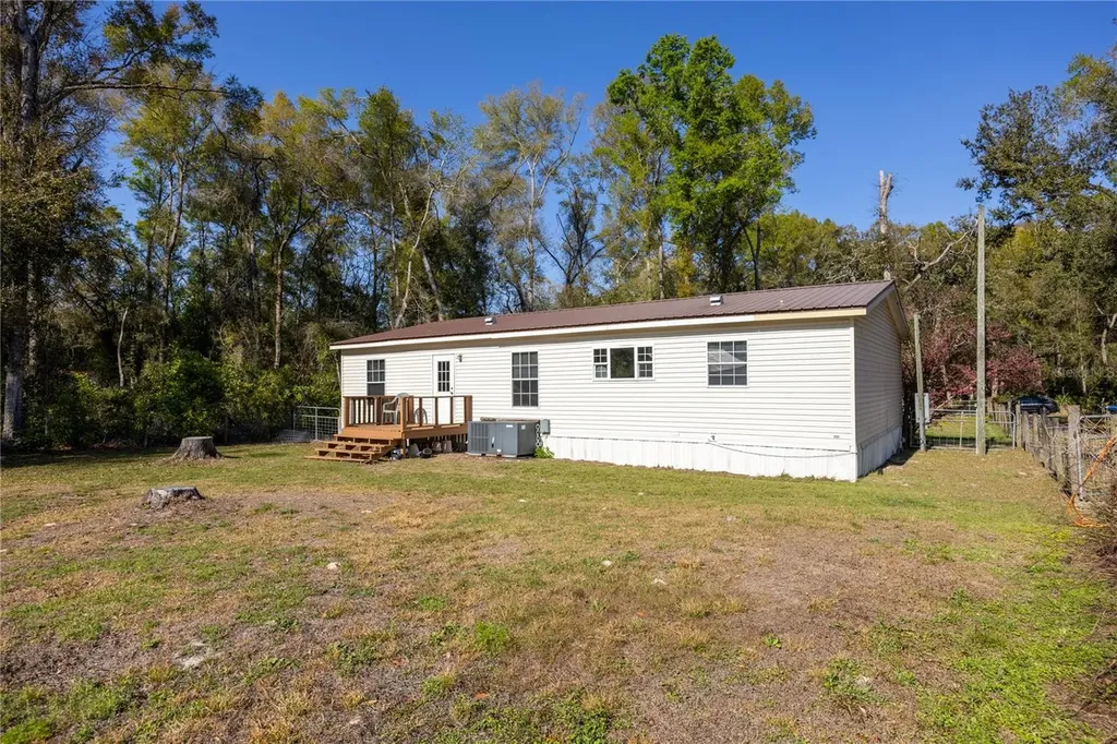 16564 NW 85th Terrace Fanning Springs FL 32693