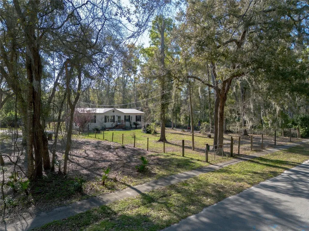 16564 NW 85th Terrace Fanning Springs FL 32693