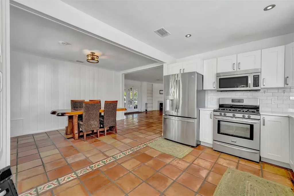 4237 Higel Avenue Sarasota FL 34242