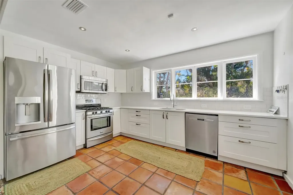 4237 Higel Avenue Sarasota FL 34242
