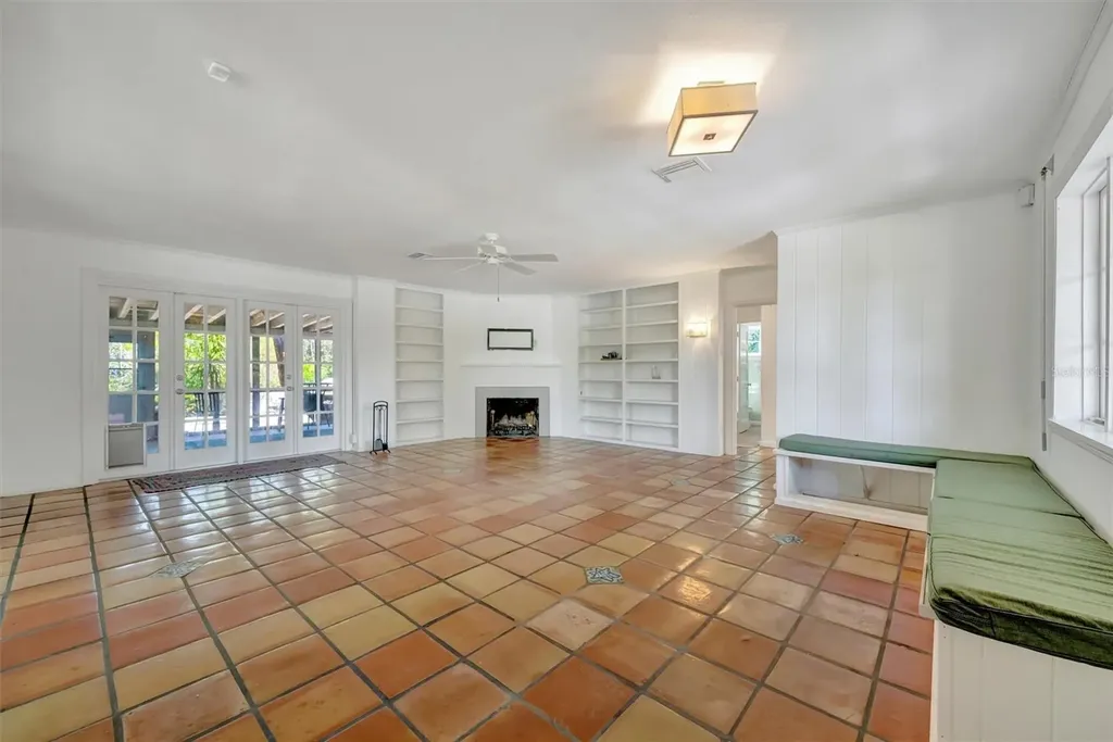 4237 Higel Avenue Sarasota FL 34242