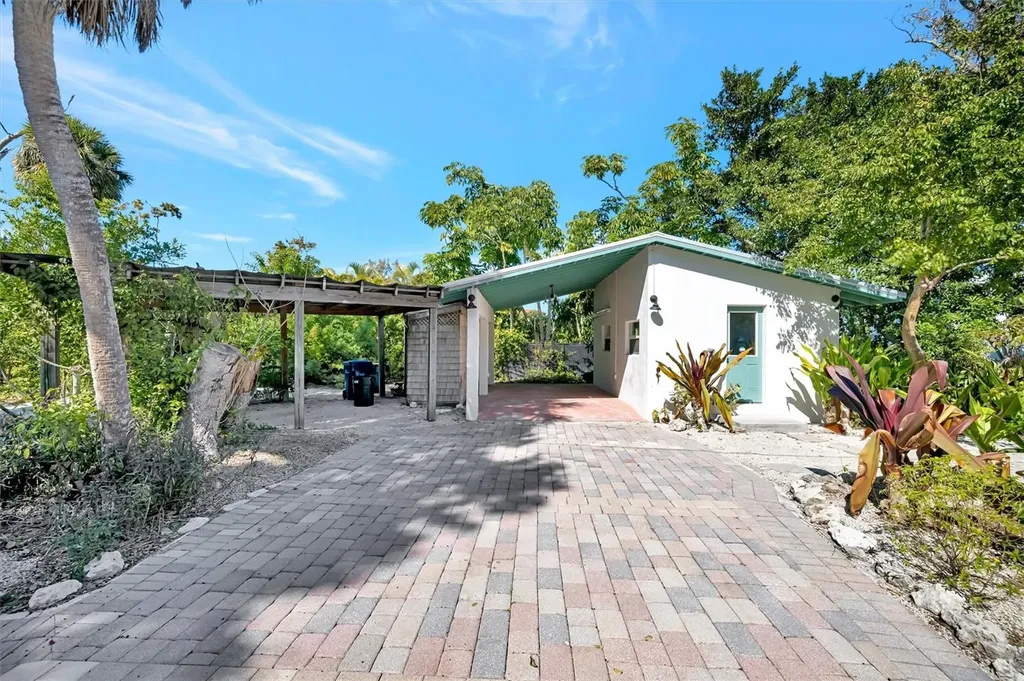 4237 Higel Avenue Sarasota FL 34242